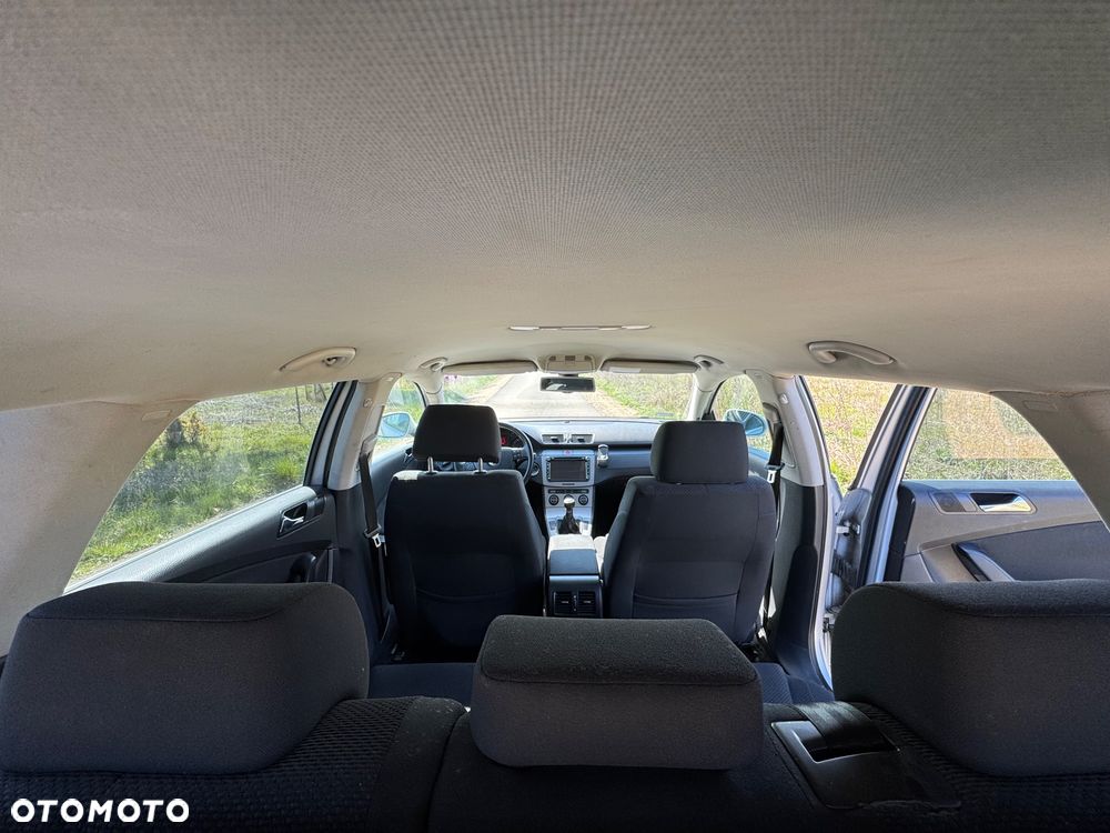Volkswagen Passat 2.0 TDI DPF Comfortline - 21