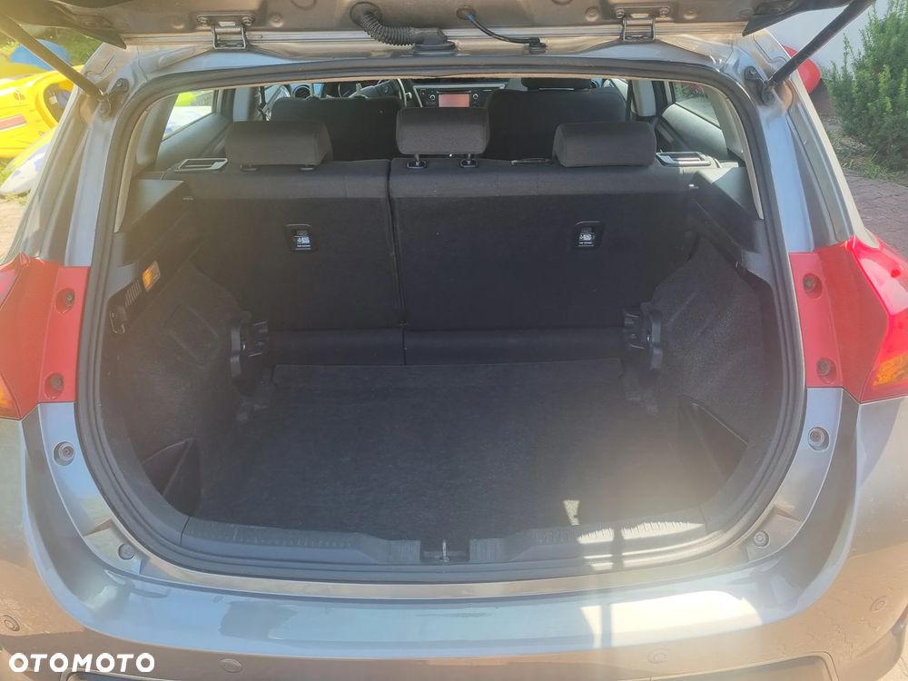 Toyota Auris 1.6 Premium + - 23