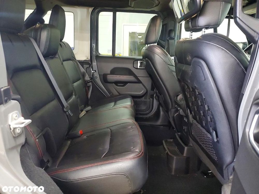 Jeep Wrangler - 10