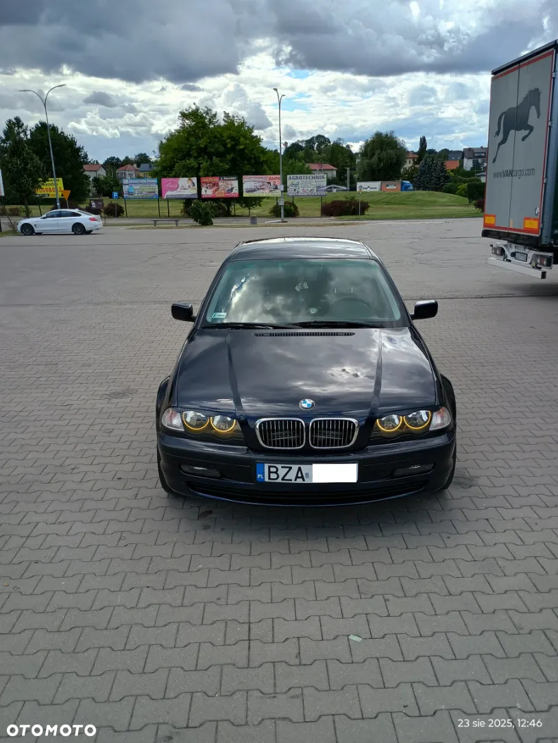 BMW Seria 3 320i - 3