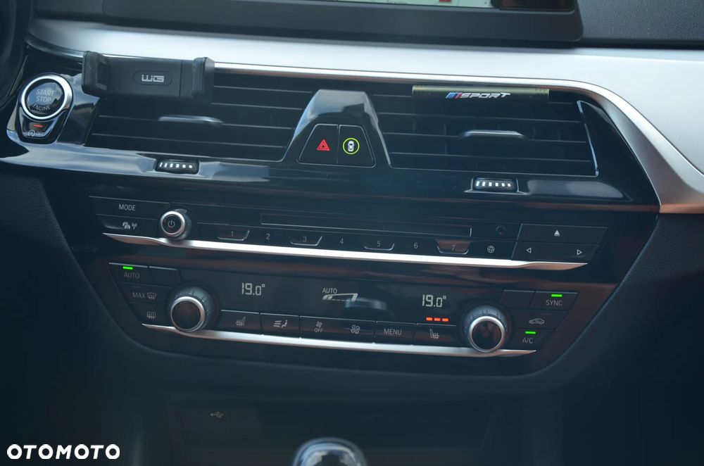 BMW Seria 5 520d M Sport - 26
