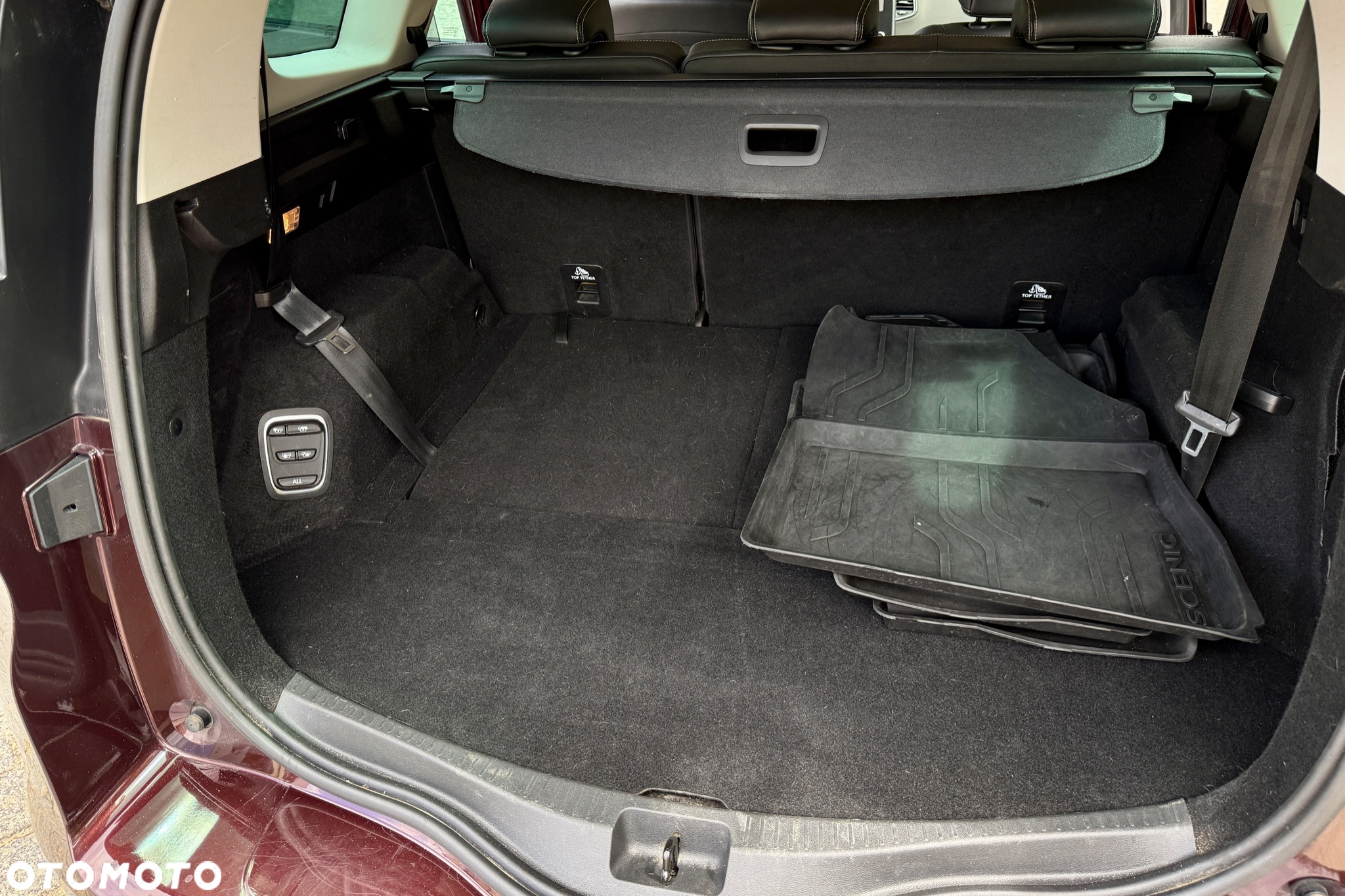 Renault Grand Scenic - 32
