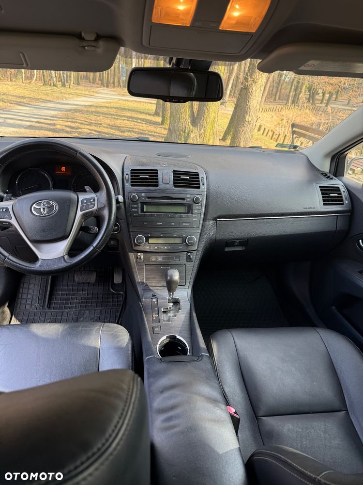 Toyota Avensis - 9