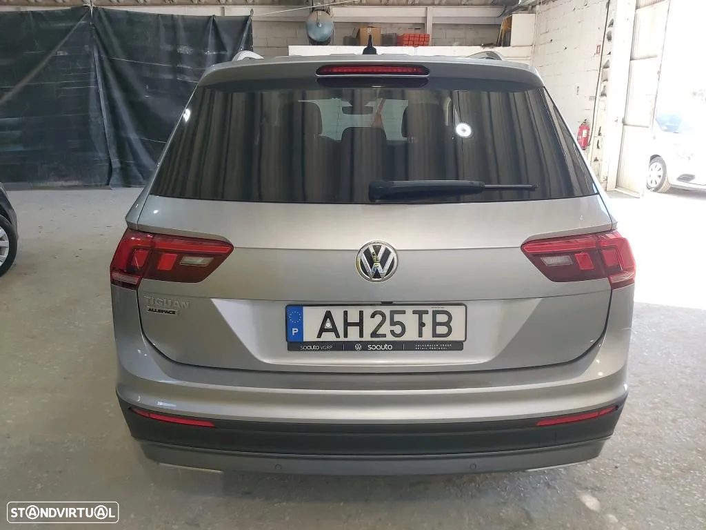 VW Tiguan Allspace 2.0 TDI Confortline DSG - 5