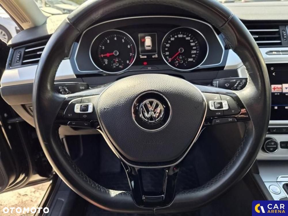 Volkswagen Passat - 38
