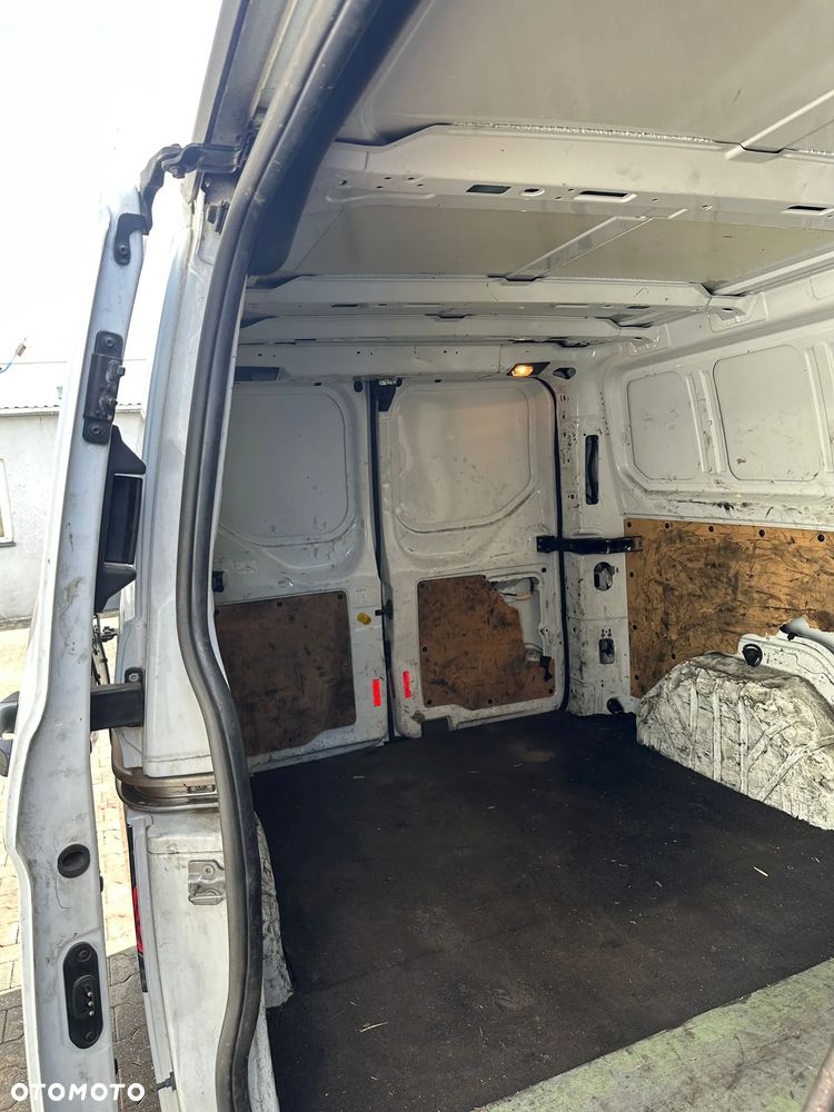 Ford TRANSIT CUSTOM - 8
