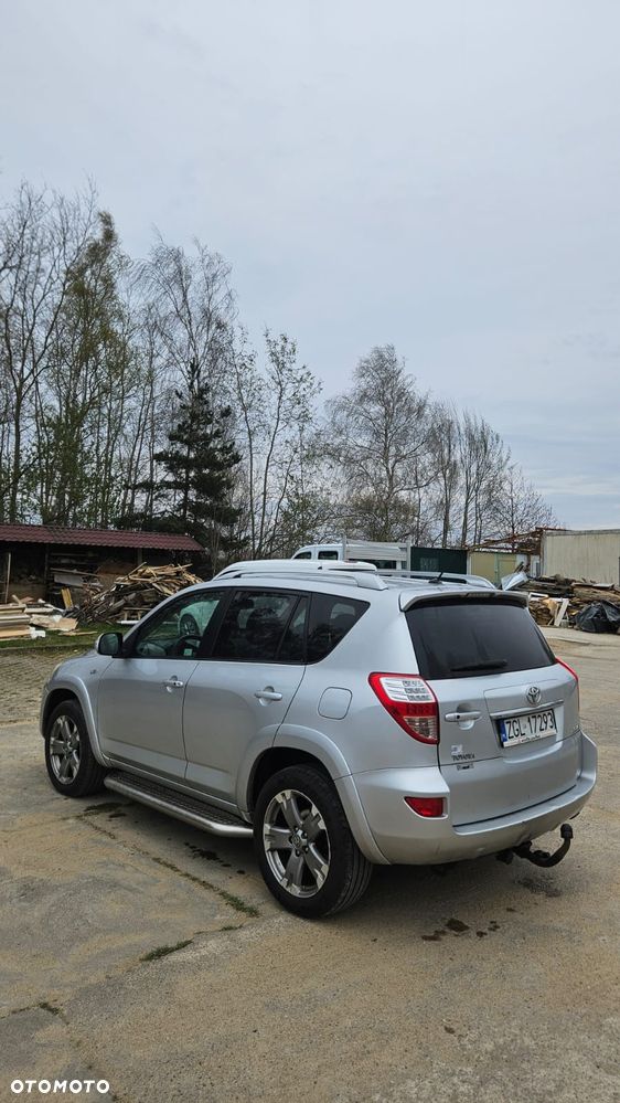 Toyota RAV4 2.2 D-CAT Premium - 4