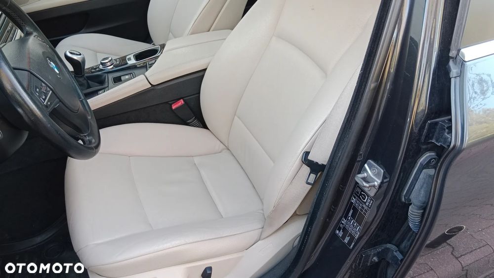 BMW Seria 5 520d - 13