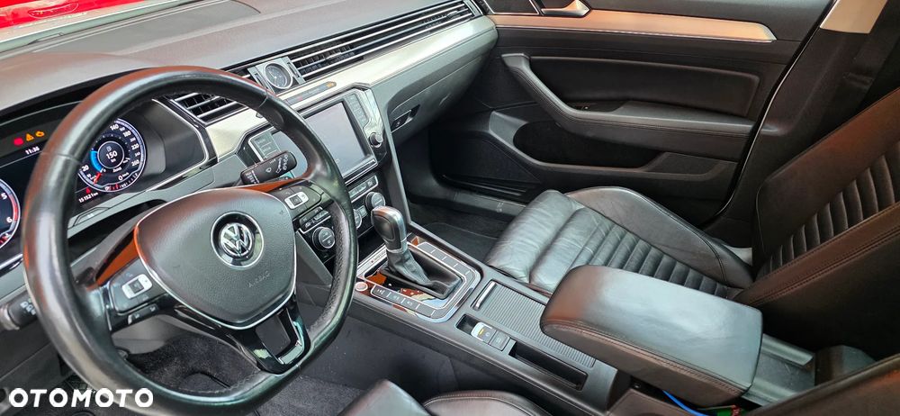 Volkswagen Passat 2.0 TDI SCR (BlueMotion Tech) 4Motion D Highline - 8