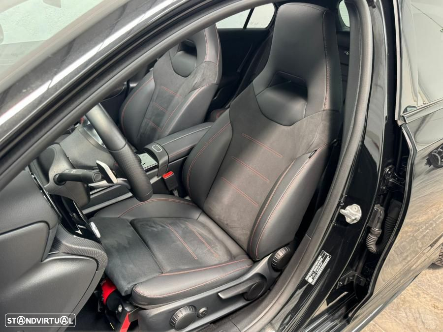 Mercedes-Benz A 250 e AMG Line - 18