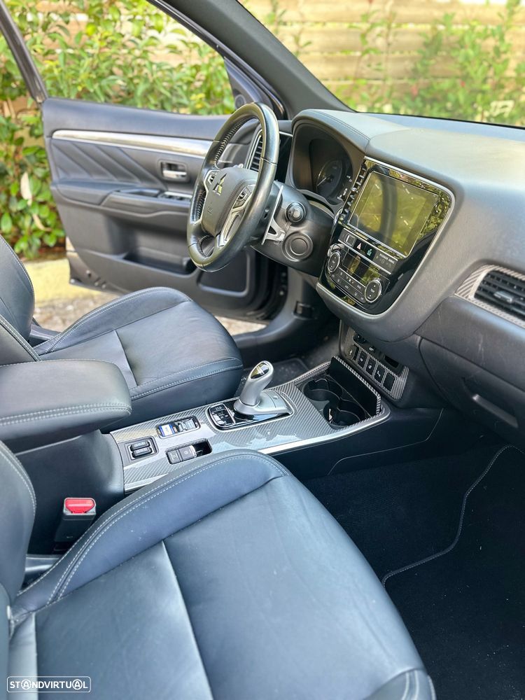 Mitsubishi Outlander 2.4 PHEV Intense - 3