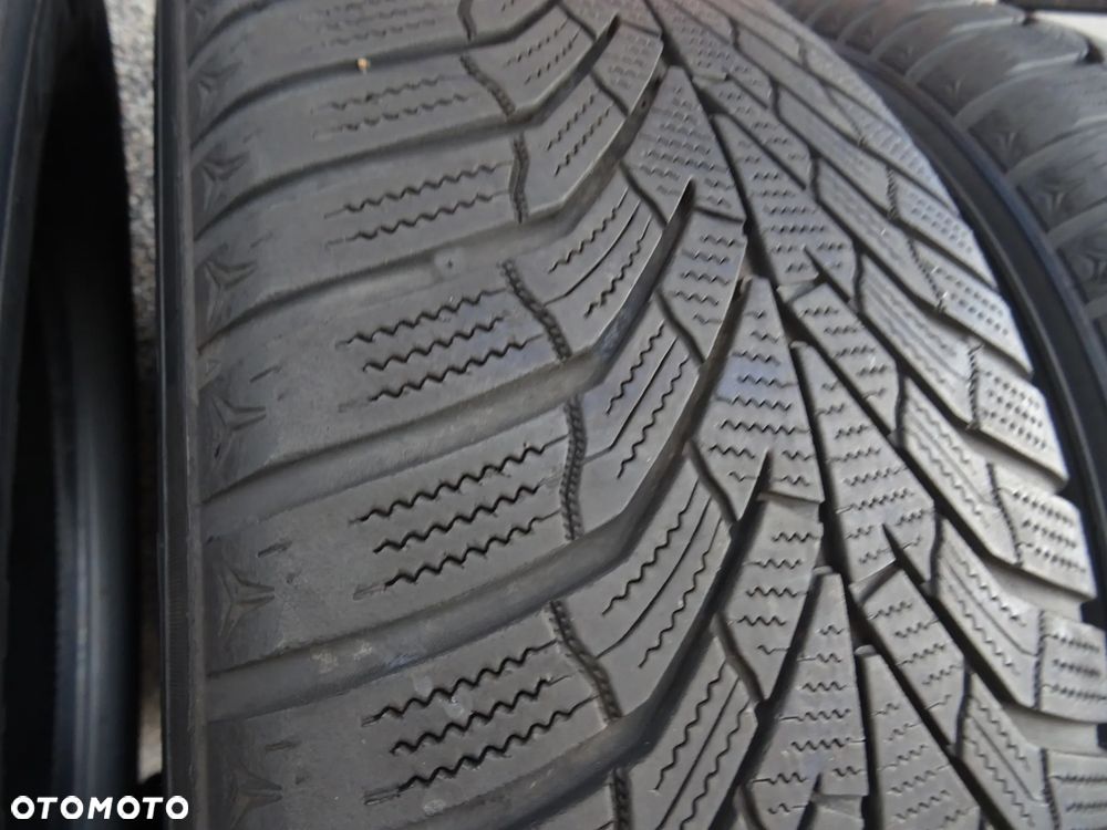 235/60/R18 107V Kumho Winter Craft WP52 - 5