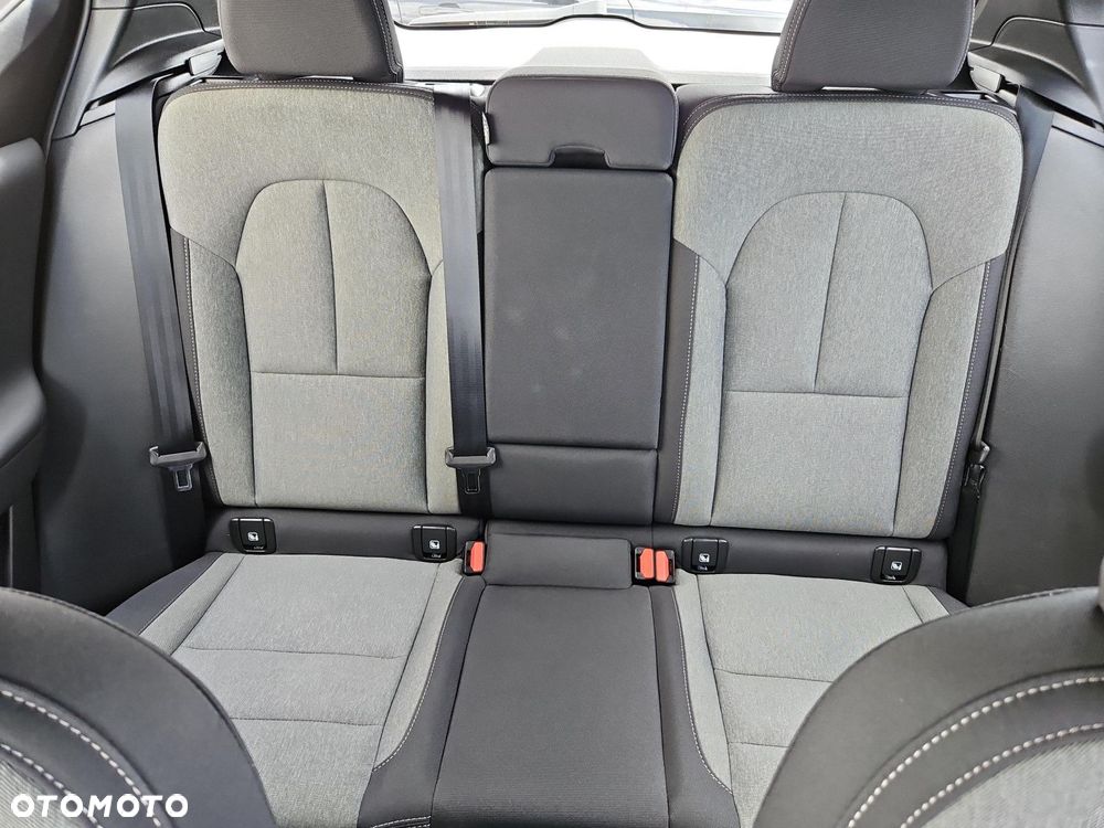 Volvo XC 40 B3 Plus Dark - 29