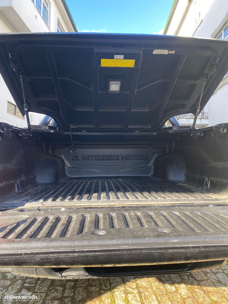 Mitsubishi L200 2.4 DI-D CD Intense Sportbox Space Cab Strakar 4WD - 3