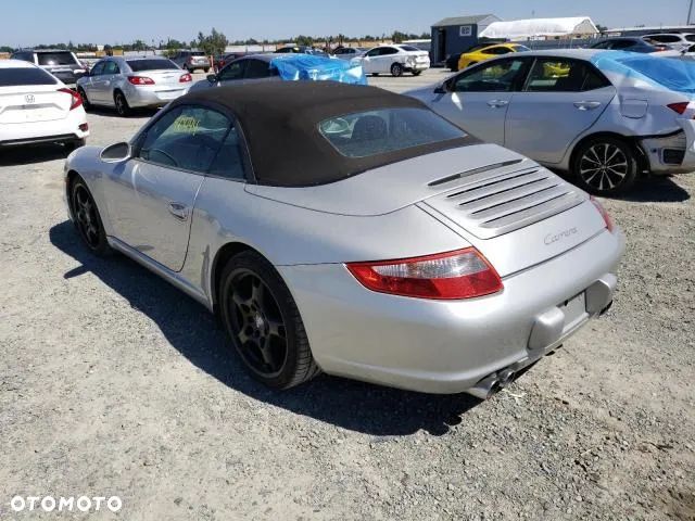 Porsche 911 Carrera - 33