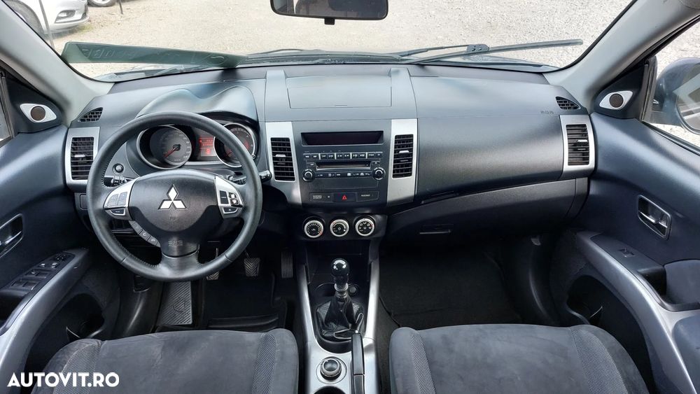 Mitsubishi Outlander 2.0 DI-D 4WD Instyle - 9