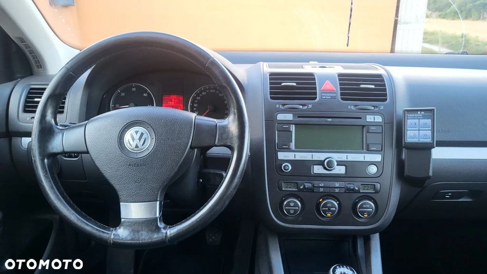 Volkswagen Golf 1.9 TDI DPF Sportline - 8