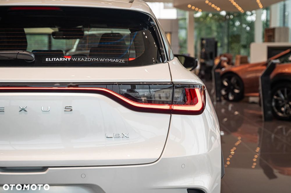 Lexus LBX 1.5 Hybrid - 9