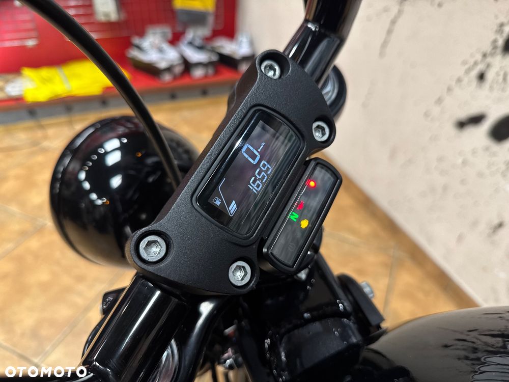 Harley-Davidson Softail Street Bob - 8