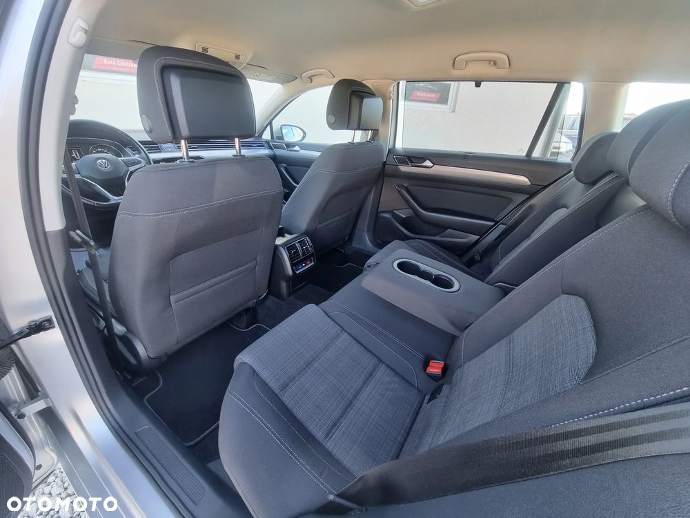 Volkswagen Passat - 15