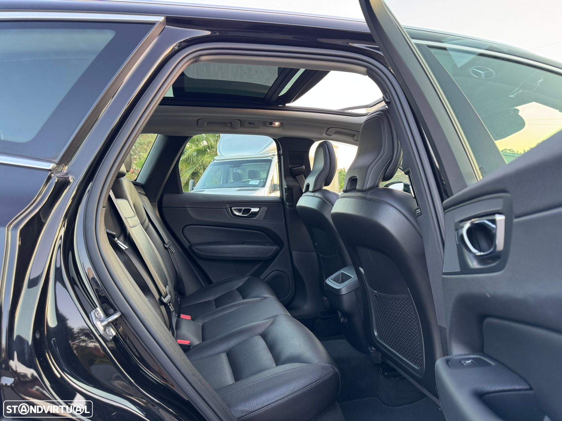 Volvo XC 60 2.0 D3 Momentum Plus - 28