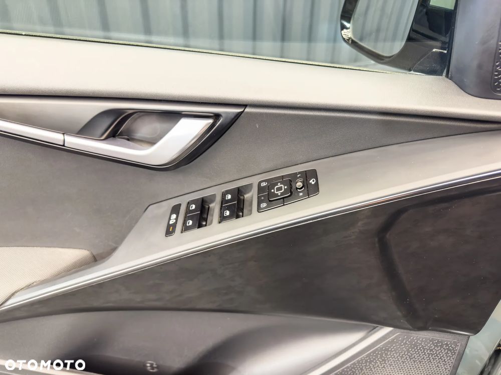 Kia Niro - 32