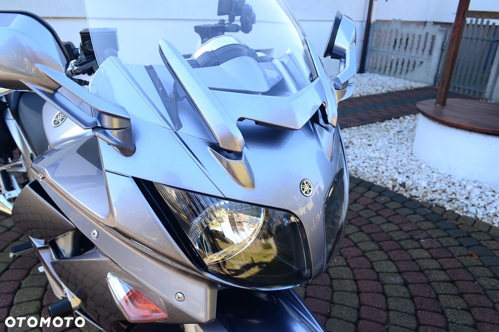 Yamaha FJR - 4