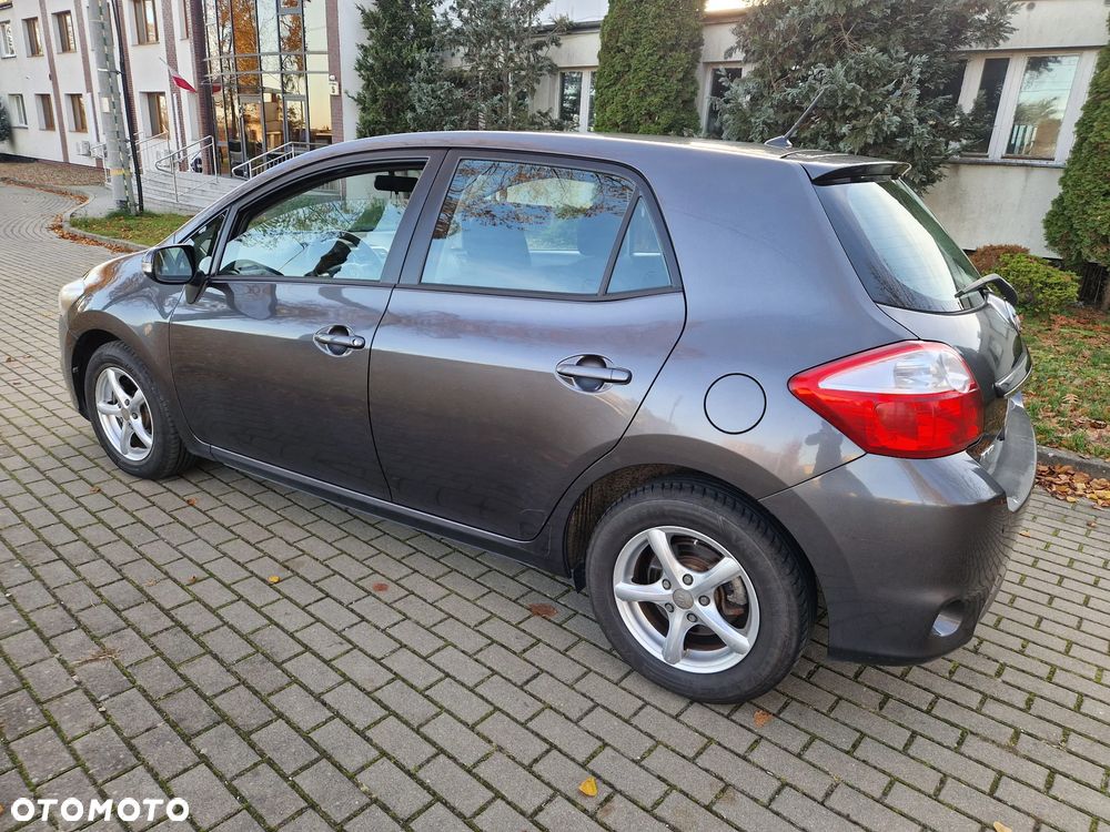 Toyota Auris 1.33 VVT-i Premium Comfort - 11