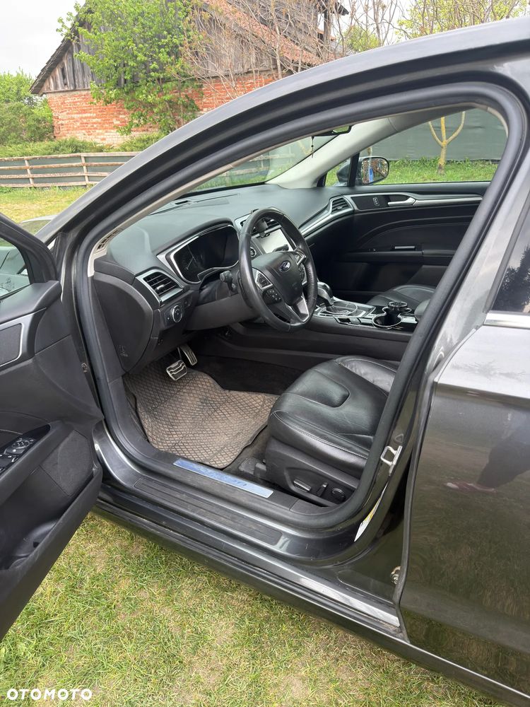 Ford Fusion 2.0 EcoBoost Titanium - 16