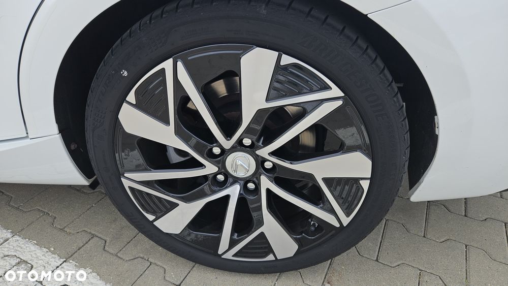 Lexus IS - 13