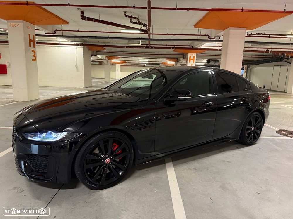 Jaguar XE 2.0 D200 R-Dynamic Black - 1