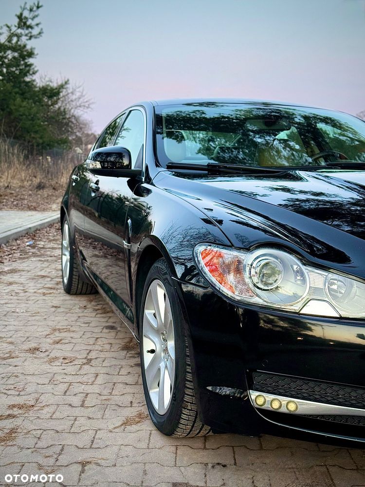 Jaguar XF 2.7 V6 D Luxury - 3