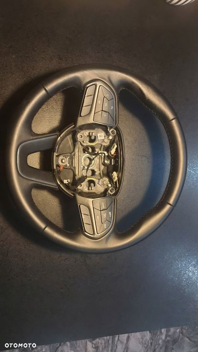 Dodge Challenger 15r 3.6 kierownica