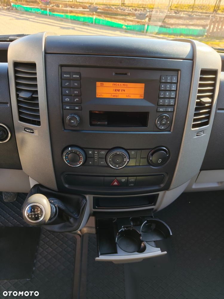 Mercedes-Benz Sprinter - 20