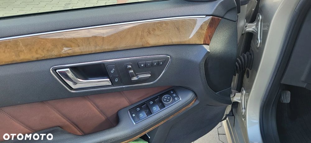 Mercedes-Benz Klasa E 250 CGI BlueEFFICIENCY Avantgarde - 18