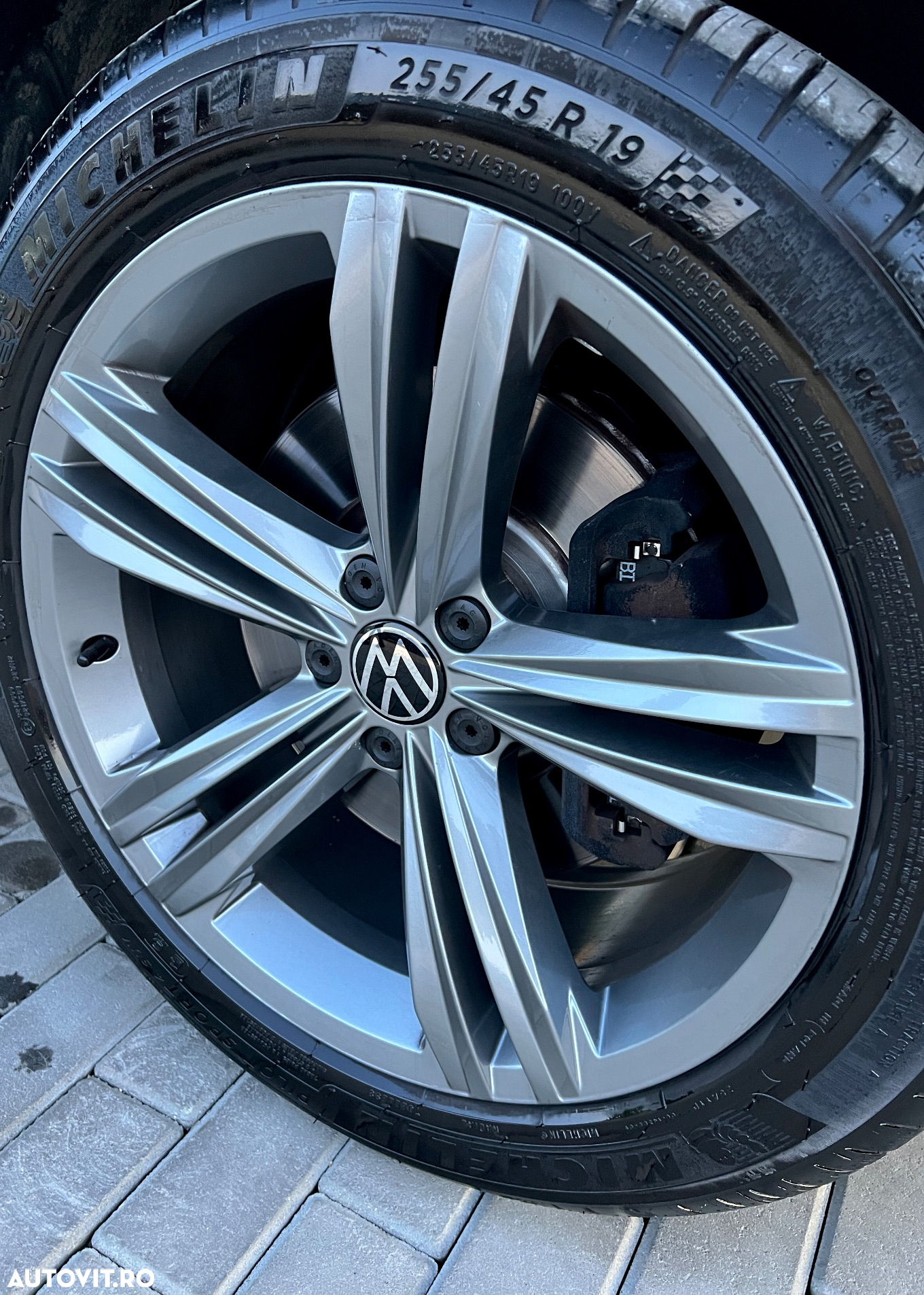 Volkswagen Tiguan 2.0 TDI SCR 4MOTION DSG Highline - 35