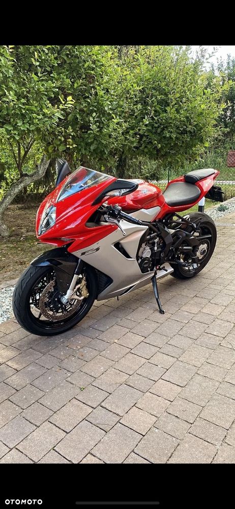 MV AGUSTA F3 - 1