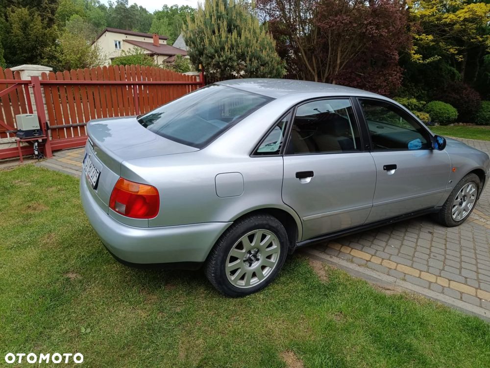 Audi A4 Limousine - 5