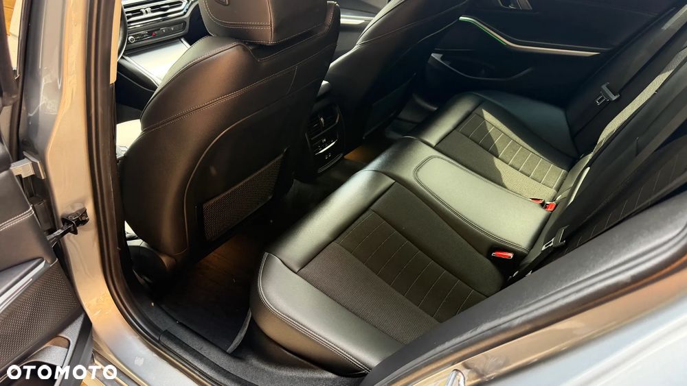 BMW Seria 3 320d M Sport Shadow sport - 24