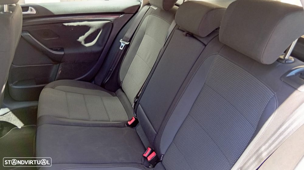 VW Golf Variant 1.6 TDi Confortline - 13