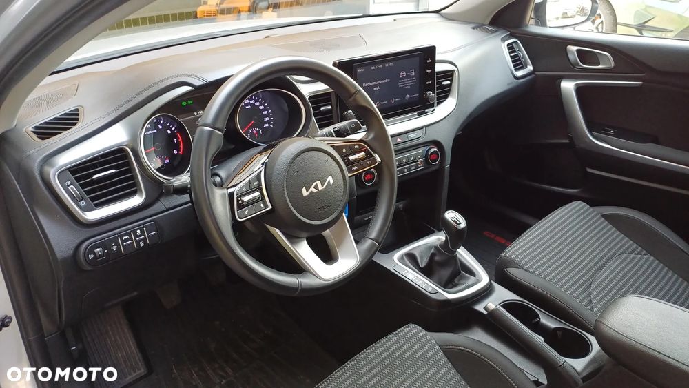 Kia Ceed 1.5 T-GDI M - 10