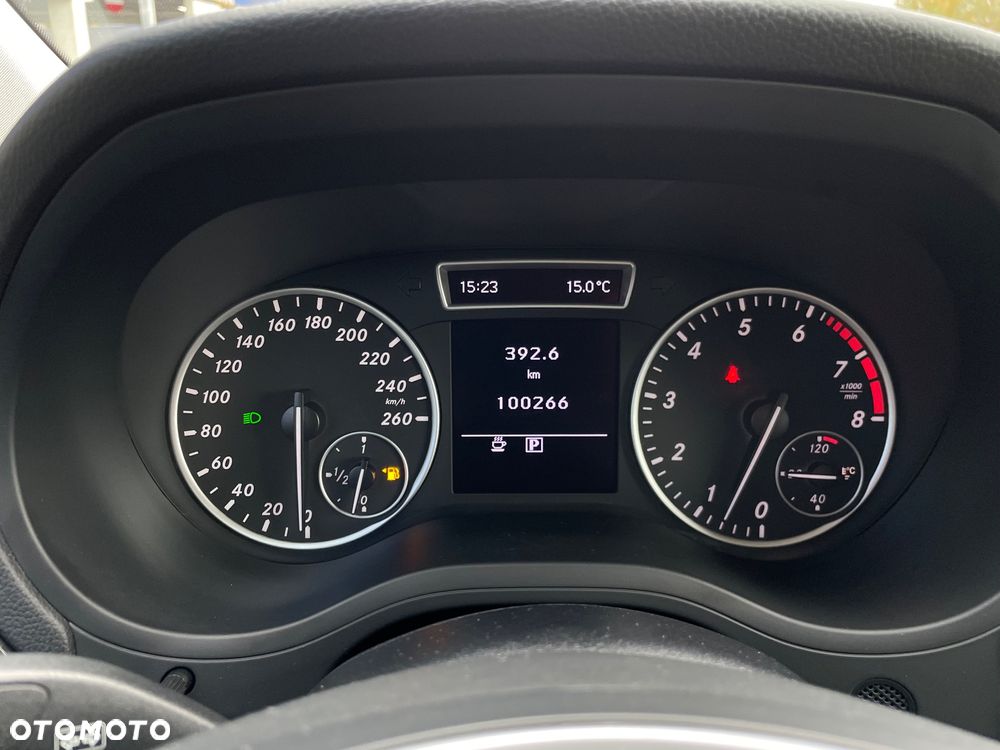 Mercedes-Benz Klasa B 180 (BlueEFFICIENCY) - 25