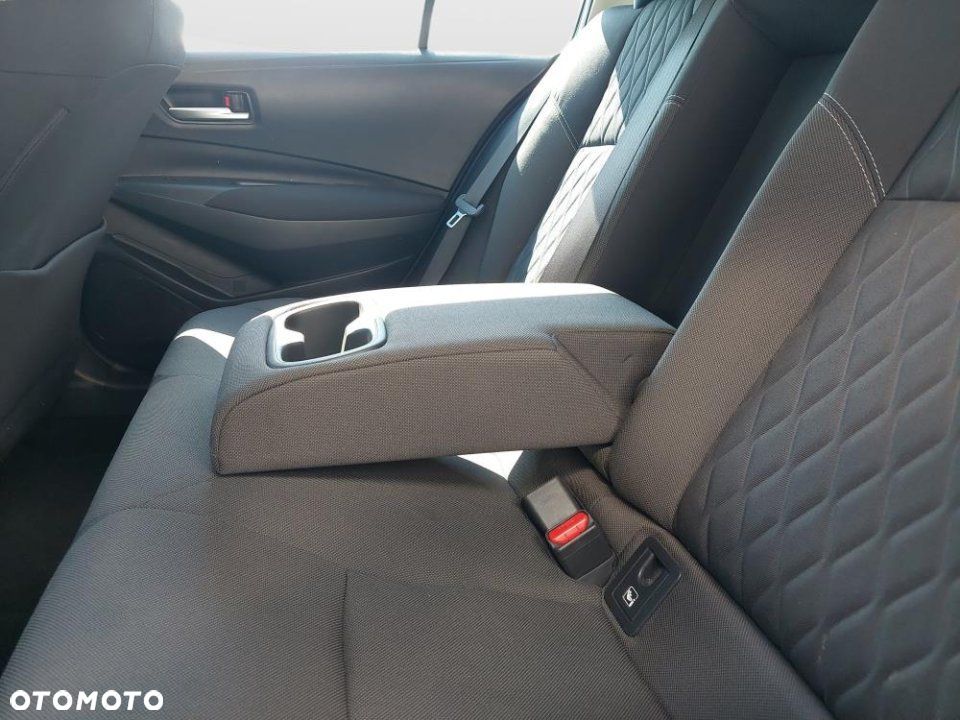 Toyota Corolla - 12