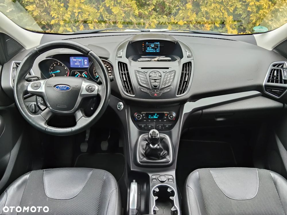 Ford Kuga 1.6 EcoBoost 2x4 Titanium - 6