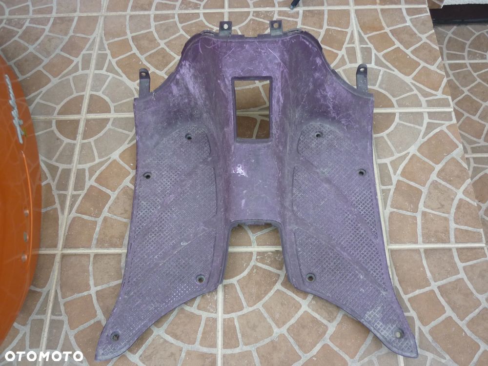 Owiewka widelec klosz osłona licznik felga Aprilia Habana 50 - 16