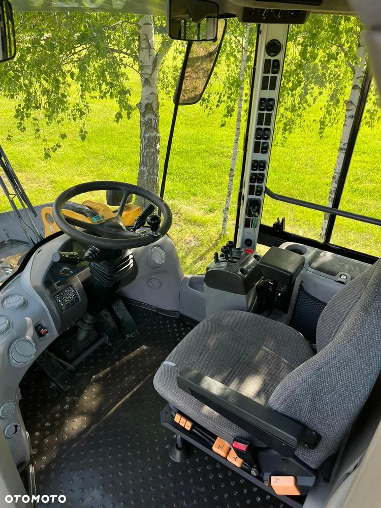 Volvo L60F - 22