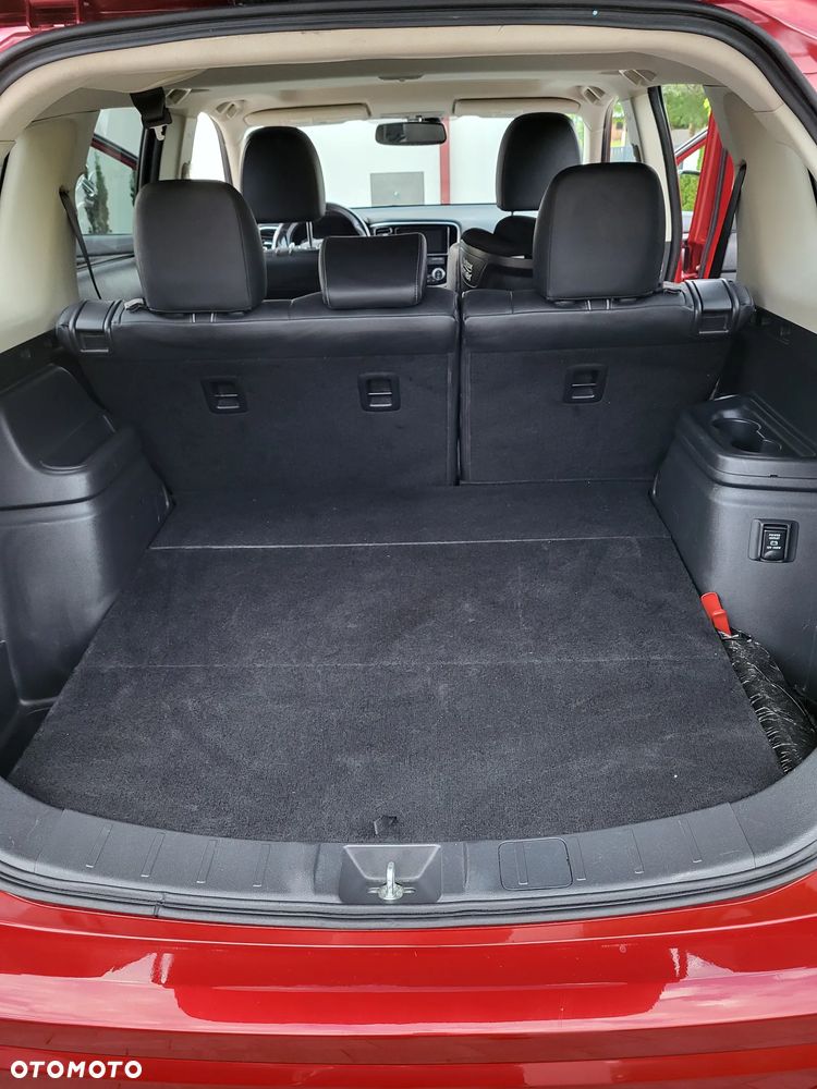 Mitsubishi Outlander 2.0 Instyle Navi CVT - 22