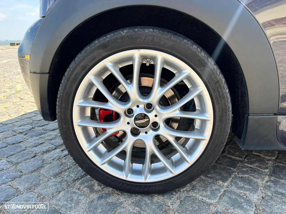 MINI Cabrio John Cooper Works - 11