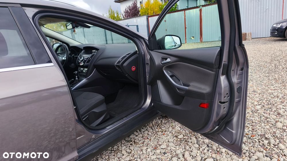 Ford Focus Turnier 1.6 EcoBoost Start-Stopp-System Titanium - 23