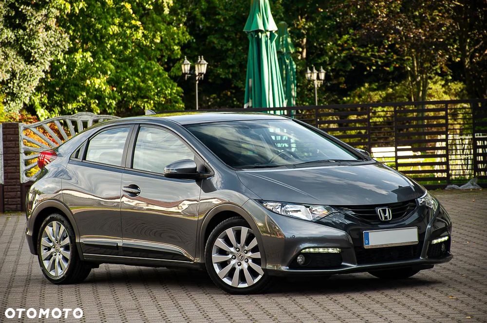Honda Civic 1.8 i-VTEC Automatik Executive Black Edition - 13